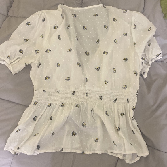 White patterned blouse - Picture 6 of 6